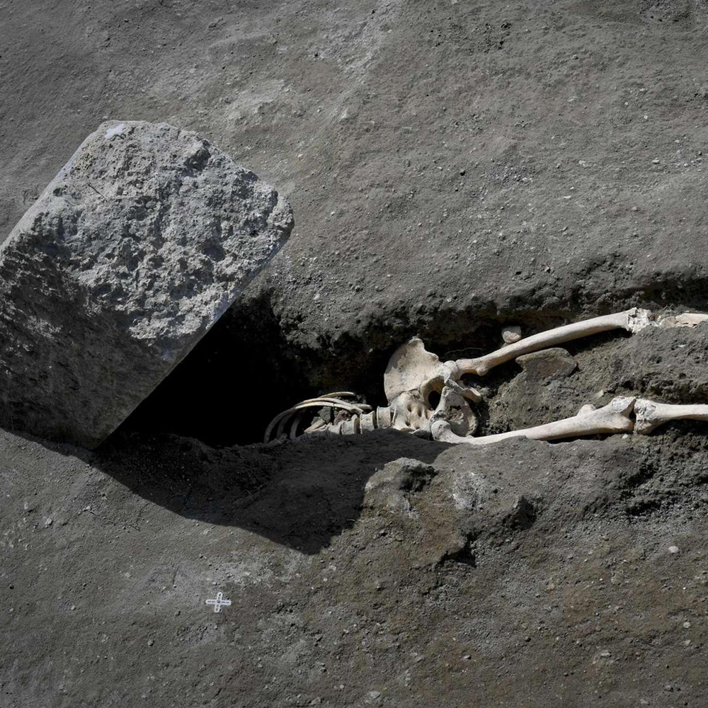Discovery in Pompeii. Found the beheaded skeleton of the «limping fugitive»