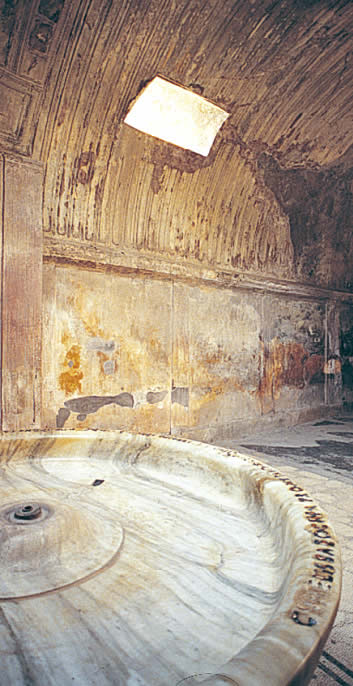 Labrum in marmo, nel calidarium