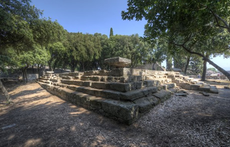 The Triangular Forum, Doric Temple